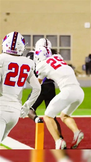 Stiff arm of Death 💪 #Zeroedmedia #Football