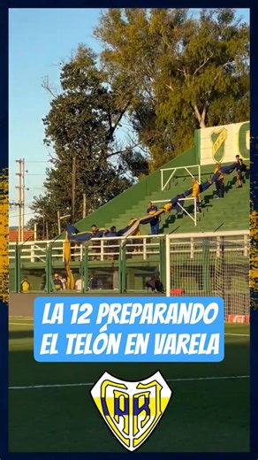 La 12 Preparando el telón en Varela