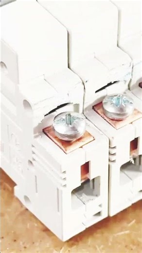 How to Fix Breaker Wire 💡🔧 | Easy Guide #electrical #diy #electricmaster