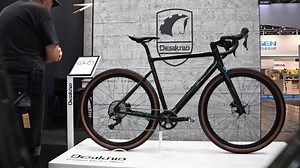 Pourquoi le gravel, vélo à tout faire, séduit autant les cyclistes