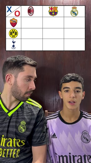 XO اكتشف اللاعب الذي لعب في الفريقين عن طريق لعبة