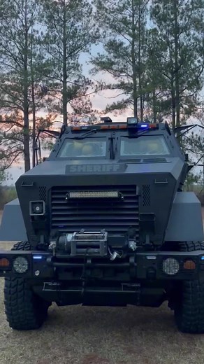 4.6K views · 39 reactions | Providing top-notch customer service and cutting-edge vehicle lighting solutions to our dedicated emergency personnel is what we do best. #QualityService #LightingInnovation #EmergencyResponse #ultrabrightlightz #vehiclelighting #ledlights | Ultra Bright Lightz | Facebook