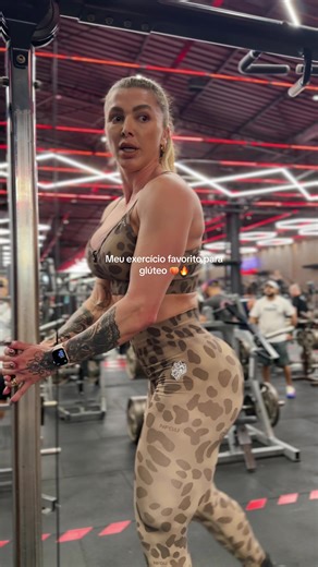 Meu exercício favorito para glúteo. Look: @Darc Sport Code: 🏷️ANGELA10 #angelaborges #darcsport #stepup #gluteo #treinofeminino