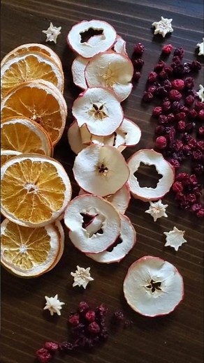 Simmer Pot Kits! Learn how to dry fruit in my cookbook, Preserving the Seasons #driedfruits #gift