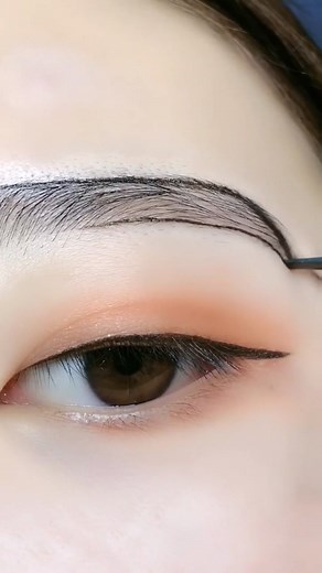 Is it easy to draw eyebrows like this#fyp #foryou #eyes #makeup
