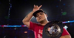 Aczino crowned world champion at Red Bull Batalla 2022