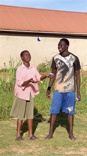 Teaching her how to juggle 3 ball tutorial💪💪🙏🙏🔥🔥