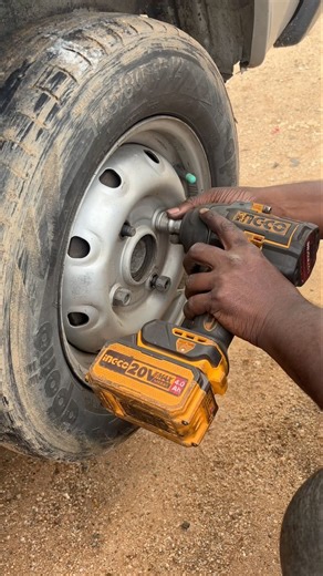 Best High Torque Impact Gun Using Mechanic #shorts #trending #shortsfeed #mechanic #cartips