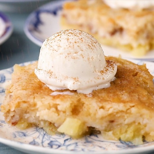 524K views · 361 reactions | This Hummingbird Dump Cake recipe is a much easier version of classic hummingbird cake, but it still features the traditional combo of fresh fruit and spice cake. Serve warm with ice cream (optional, but totally recommended).  RECIPE: https://trib.al/V73hcY2 | Better Homes & Gardens | Facebook