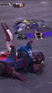 Mini Bot Gets Caught Between The Two Titans! | Vegas All Stars | BattleBots