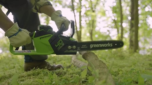 Watch Greenworks 40V 14" Cordless Chainsaw on Amazon Live