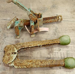 Bringing an Old Strapping Machine Back to Life | Pretty Restoration