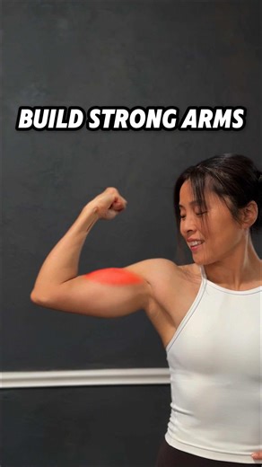 Build strong biceps with these form tips. #biceps #bicepsworkout #arms #dumbbells #homeworkout