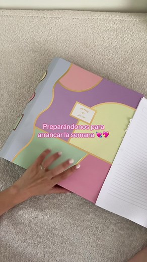Organiza tu carpeta y separadores para la vuelta a clases