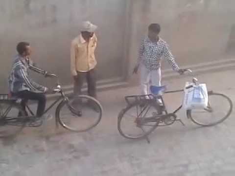 Street Fight Scene In India: Epic Daredevil Act Captured On Camera