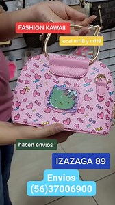 Bolsa de Hello kitty ♥️♥️. . #bolsosdemano #bolsaspersonalizadas #bolsasfemininas #bolsaslindas #novedadeslupita #mayoreo #compras #dondecomprar #bolsaskawaii #hellokittycollection #hellokittylover | Novedades Lupita