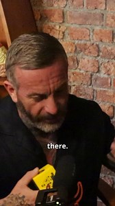 Angela Rayner’s body language tells a different story. When asked about the advice she received, her signals shift. Instead of staying consistent, she shows eye blocks, downward glances, and exaggerated searching movements. These aren’t signs of calm recall — they’re classic indicators of discomfort and fabrication. When words say one thing but the body says another, trust the body. Follow for more psychology and body language breakdowns. #psychology #bodylanguage #confidence #selfhelp #angelara