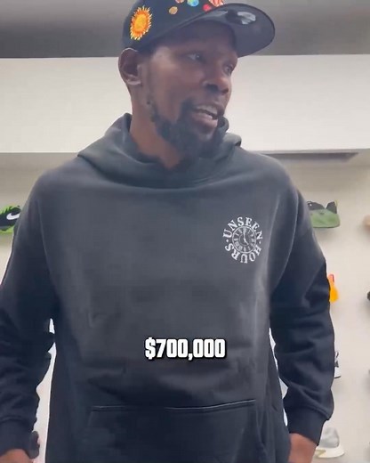 15K views · 74 reactions | When Kevin Durant found out his most expensive card sold for $780,000, his reaction said it all  The 2007 UD Exquisite Rookie Patch Auto /99 sold in 2021 remains his highest card sale, and KD had no idea it went for that kind of money  (via Topps) | Sports Card Investor | Facebook
