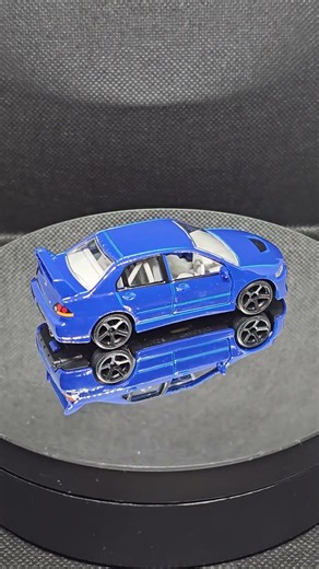 Majorette´s Toyota Century vs Mitshubishi Lancer Evo 9