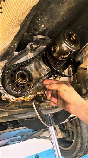 Transfer chase chain replacement #shorts #MechanicLife #satisfyingfix #motorcyclebuild #restoration