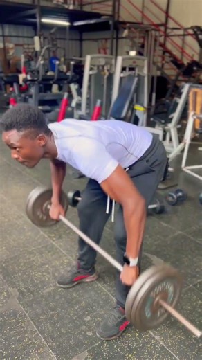 Back workout #barrow #backexercise #back #backrow #gym #motivation #sports