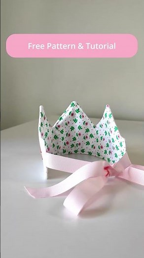 Sew this simple, beginner-friendly DIY party crown. Free pattern and tutorial on @sweetsmilingsoul