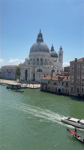 Experience the best view in Venice, Italy? And then with eyes close #venice #italy #venetian