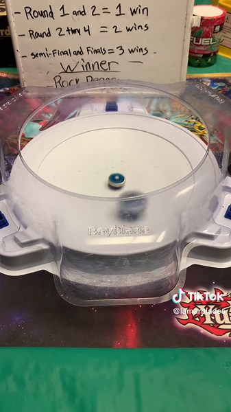 Mini Pegasus vs Beyblade Burst! #beyblade #beybladeburst #beyblademetalfusion #beyblader #fyp