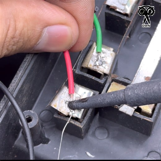 94K views · 486 reactions | easier fix electric extension board with screw driver | Creative Own | Facebook