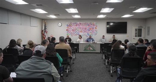 Wasco Elementary School Board extends superintendent's contract despite community opposition