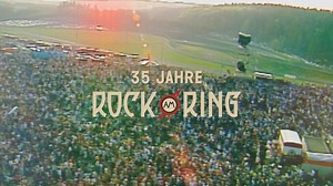 35 Jahre Rock am Ring und 25 Jahre Rock im Park - 60 Jahre Festivalgeschichte! Das schreit geradezu nach heftigen Jubiläumspartys! Mit System Of A Down, Green Day und Volbeat konnten wir drei der populärsten modernen Rockbands exklusiv für Rock am Ring und Rock im Park bestätigen. System Of A Down gelten als wichtigste Alternative-Metal-Formation aller Zeiten. Die raren Auftritte der US-Rockband mit armenischen Wurzeln sind Garanten für unvergessliche Live-Erlebnisse. Green Day, die erfolgreichs