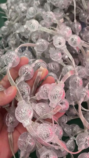 RGB/RGBW Programmable 3D Pineapple Beads