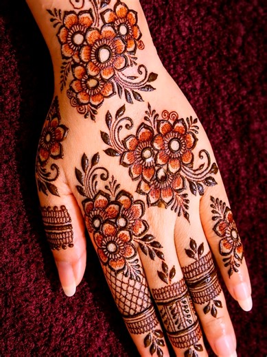 Easy & Beautiful Arabic Mehndi Design