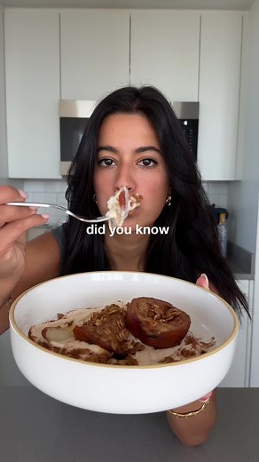 …this has 40g protein ✨ and it tastes like dessert for breakfast!! Hi! Here’s my recipe for my BAKED PEAR VANILLA CREAM BOWL! 1. preheat oven to 400F 2. Cut a Bosc pear in half and remove seeds with a spoon 3. Add to baking tray with parchment paper 4. Add a little bit of butter, 1/2 tbsp of maple syrup (split between the two pear halves), the juice of 1/2 lemon, cinnamon 5. Coat it well with your hands and bake for 30 min 6. Combine 1 cup fage 0% Greek yogurt (16g protein) with 1 scoop vanilla 