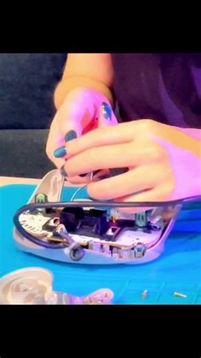 What's Inside a Retro GameCube Controller #nintendo #gaming #asmr #nostalgia #satisfying #relax
