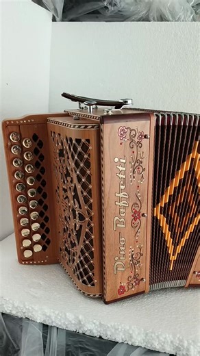Artigo 85 Luxo em Cerejeira 😍🙏#somos_uns_privilegiados #concertina #diatonicaccordion #dinobaffetti #dinobaffettieverywhere #portugal | Dino Baffetti Portugal