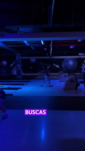 ¡Celebra tu cumpleaños en Cosmic Bowling! 🪐✨