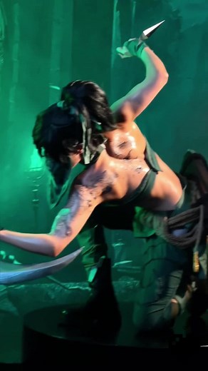 Stunning Akali Cosplay from League of Legends S13