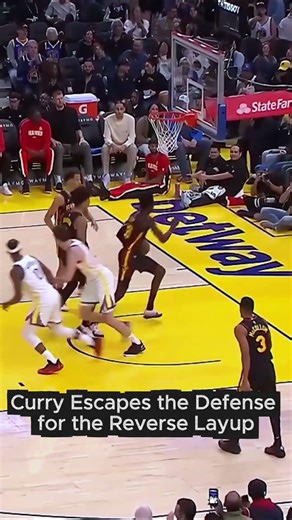Curry Escapes the Defense for the Reverse Layup! #nba #basketball