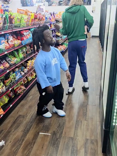 #Kieshaaaaa gurllllll this man trying lock #LilJavon up #comedian #comedy #chicago #trending #fyp