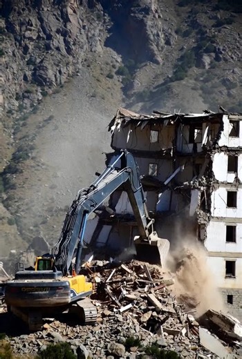 grok video bfbf3ebb f607 4bc0 b284 32cb115f5b81 4