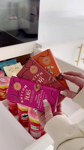 organizing my new snack 🍬 #home #asmr #organizing #food #organizedhome #restock #refill #week #snack