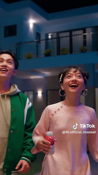 Tết này, nạp nguồn năng lượng tích cực với Sữa trái cây TH true JUICE milk cho Tết thêm trọn vẹn.
