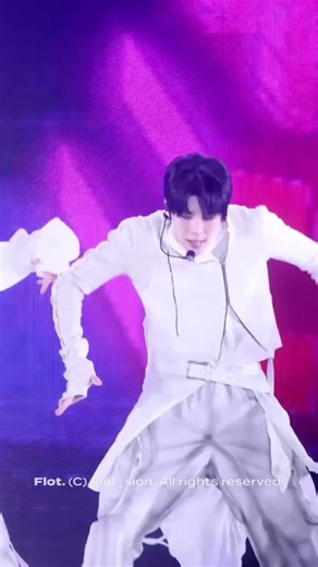 🎥 260131 | #SION via SMTOWN 2026 In Fukuoka Perfomance - COLOR Sion, you’re an amazing dancer. Period.🥹😭 #시온 #NCTWISH