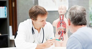 Cáncer de próstata: ¿Qué es la braquiterapia y cómo se aplica?