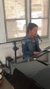 36K views · 1.9K reactions | I saw a tiger. When your husband plays the song from @netflix #tigerking joe exotic over and over all weekend and its stuck in your head. Ps hubby Tim Yeager is very proud of his camera work Lol | Robin Meade | Facebook