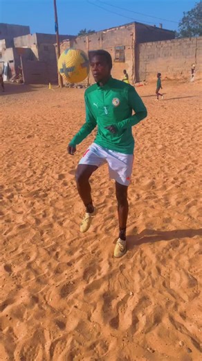 L’échec n’annule pas la valeur de l’effort accompli #pourtoi pour toujours ✌️⚽️#footballeurMBS#FOOT# #LIFE #4 #MAMEBABACARSAMB#4⚽️⚽️✌️