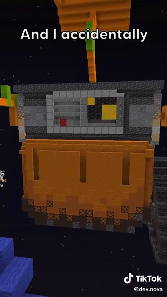 Minecraft WALL-E Build Tutorial: Detailed & Expressive