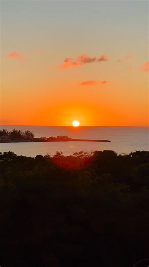 Two of my favorite things: a beautiful sunset and an evening friends. 😊 | Lisa Robertson