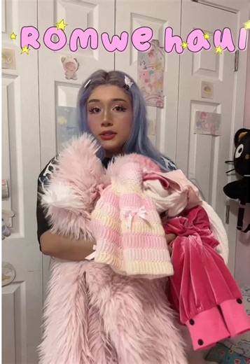 Pink girl Valentine’s Day ROMWE haul 💘 Okayyy I know I’m 15 days late 😭 but my package literally arrived on Valentine’s afternoon and I already had plans!!🤪🥴 No worries though because every single piece is still a V-Day slay 💕 You can wear these outfits for date night, Galentine’s, brunch, or even a cute solo self-love day. Versatile, flirty, and very much main character energy 💌✨ #ROMWE #ROMWEpartner #ROMWEValentinesDay #ROMWEPerfectMatch #ad @ROMWE